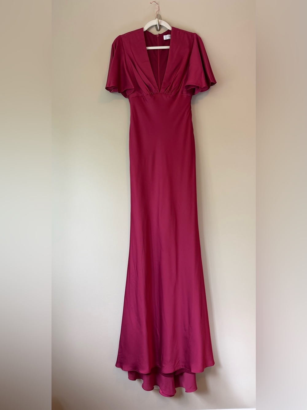 NWT Ieena for Mac Duggal Magenta Flutter Sleeve Gown Sz 0 V-Neck Formal